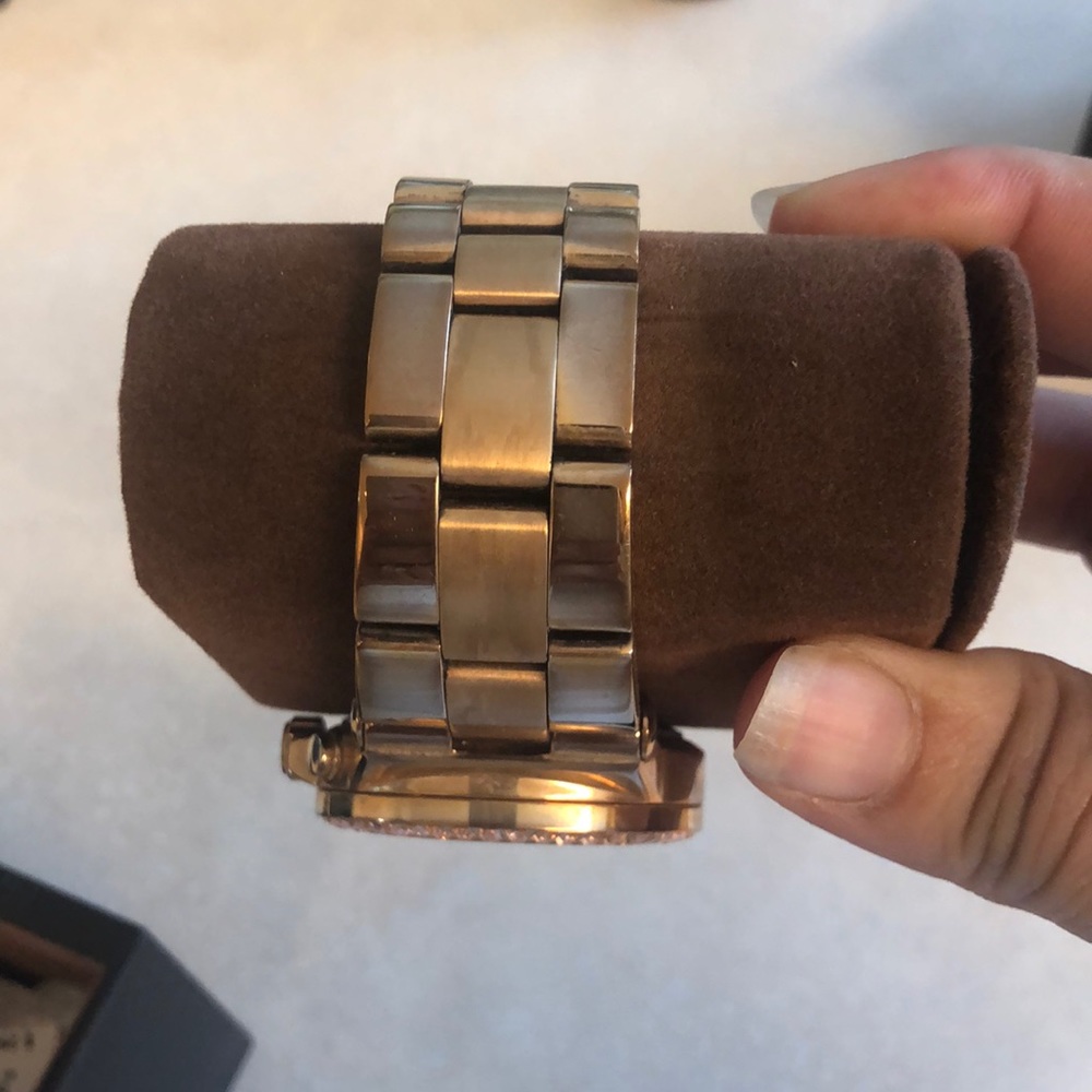 Michael Kors Watch - Picture 2 of 4